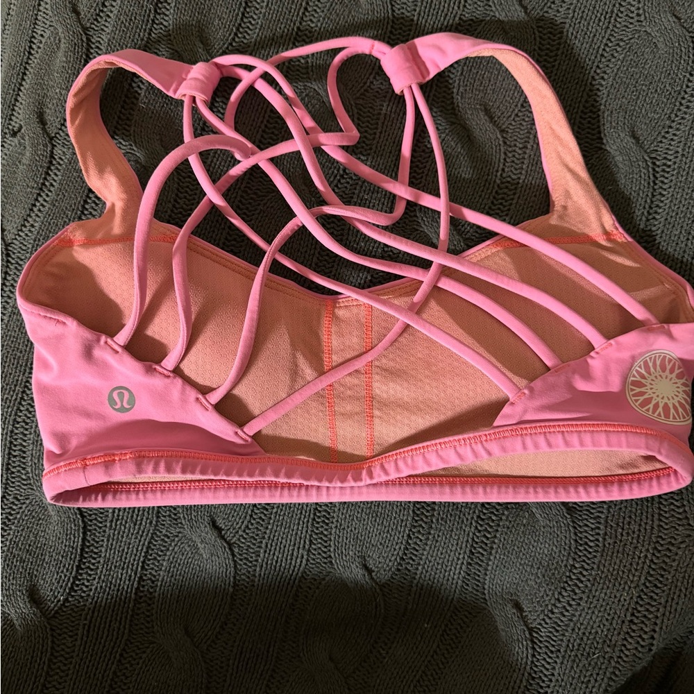 Lululemon Free to be wild bra size 6 lightly padded miami pink - Picture 2 of 9